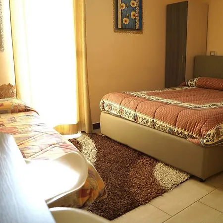 Golden Dreams Rooms Panzió Reggio di Calabria