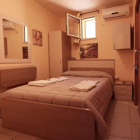 Golden Dreams Rooms Panzió Reggio di Calabria